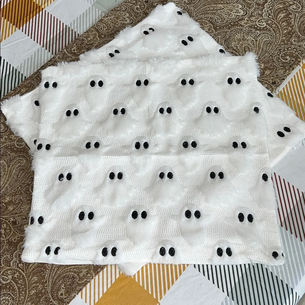 Ghost Halloween Pillow Covers NEW Set of 5, 2 Different Designs and Shapes